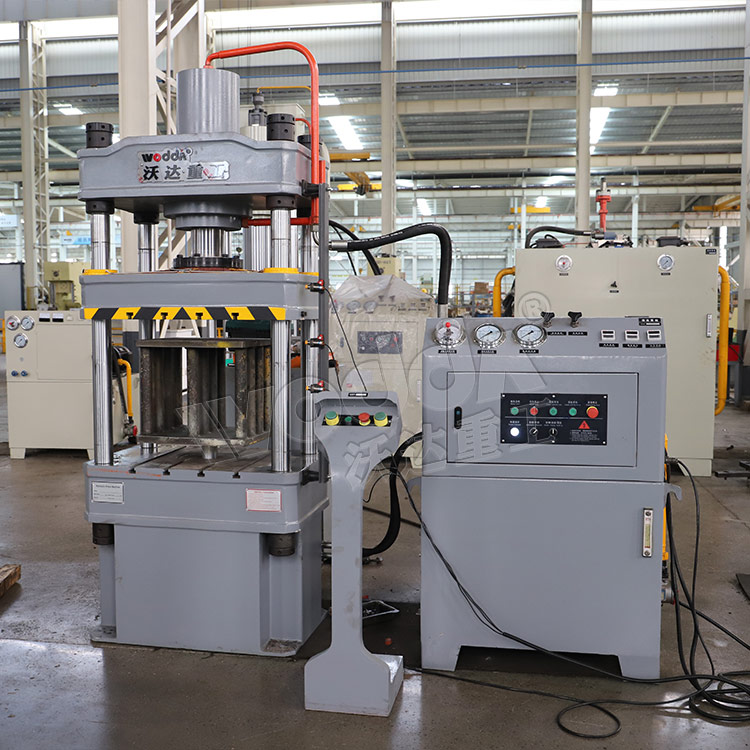 100噸四柱液壓機(jī) 100噸四柱液壓機(jī)