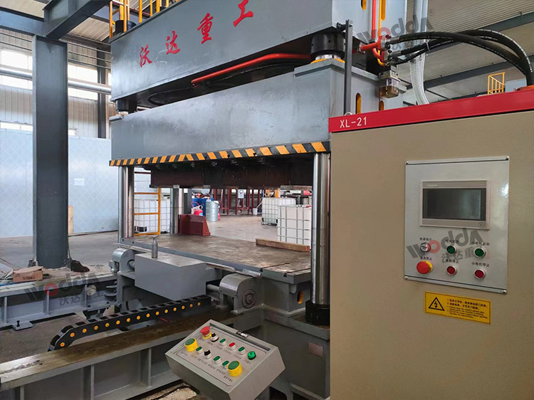 1200噸木屑?jí)喊宄尚鸵簤簷C(jī)客戶現(xiàn)場(chǎng) 1200噸木屑?jí)喊宄尚鸵簤簷C(jī)客戶現(xiàn)場(chǎng)