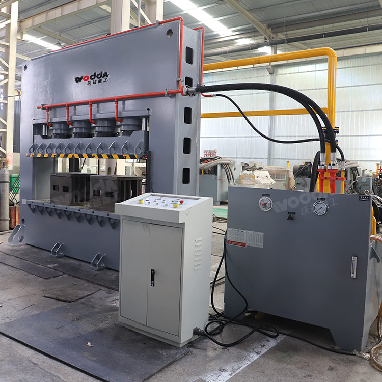 630噸龍門(mén)油壓機(jī)