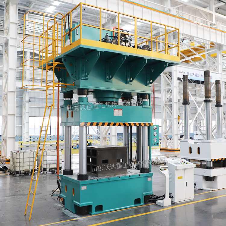 630噸四柱液壓機(jī) 630噸四柱液壓機(jī)